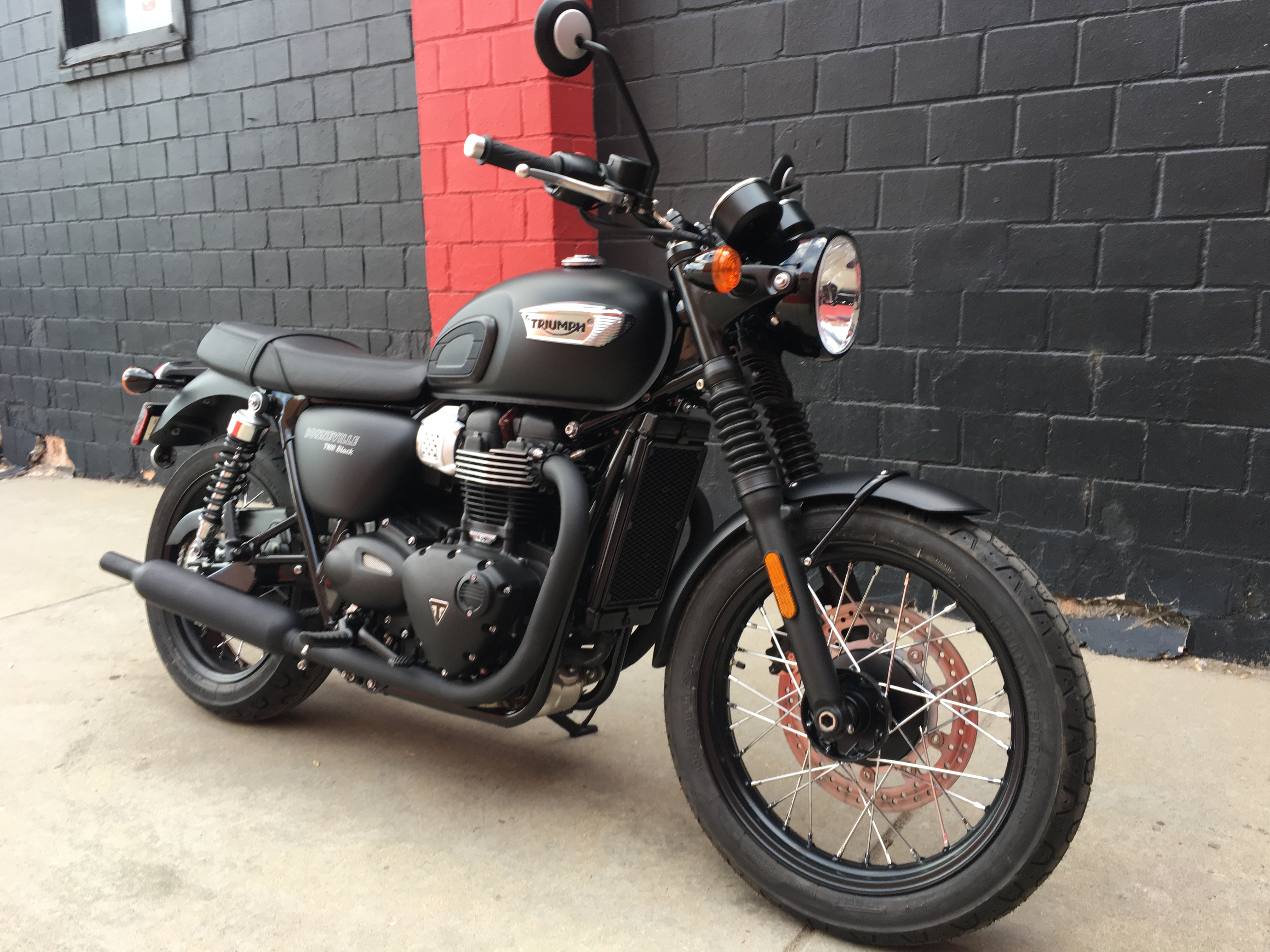 Triumph Bonneville t100 Black