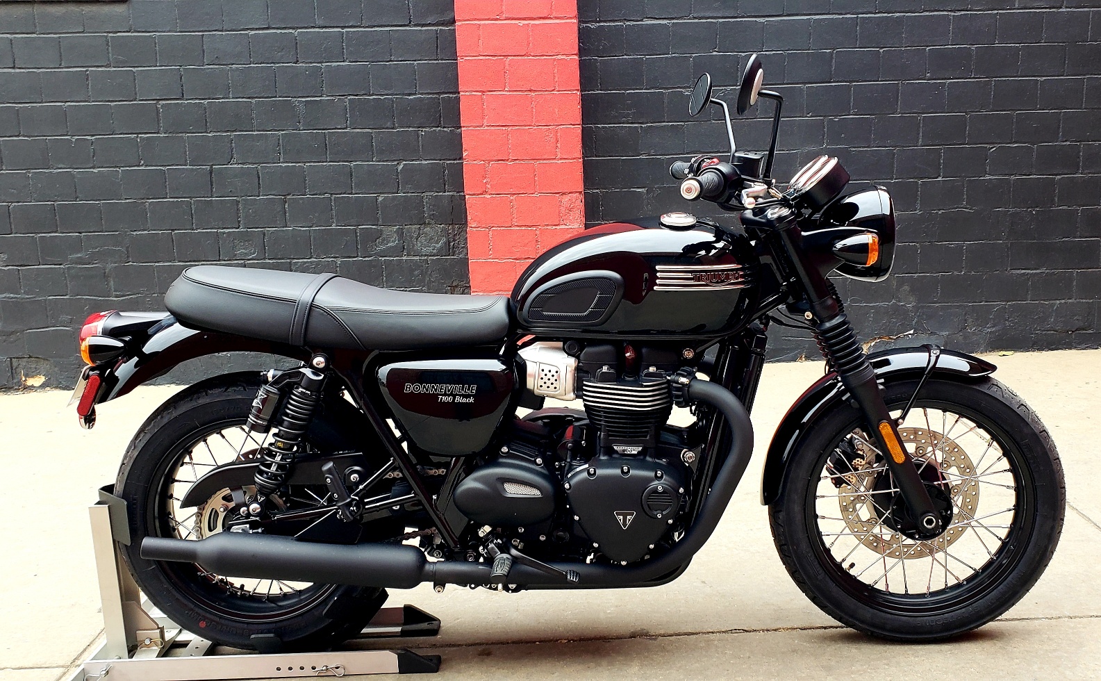 New 2019 TRIUMPH BONNEVILLE T100 BLACK Motorcycle in Denver #18T69 ...