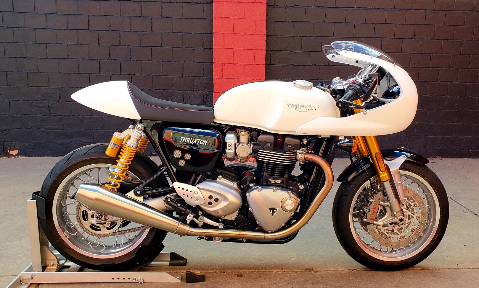 triumph thruxton 1200 r specs